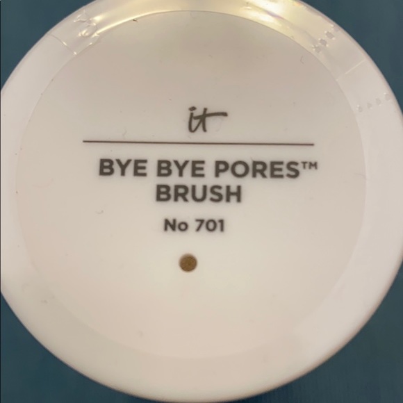 Bye Bye Pore Brush #701 - Picture 3 of 3